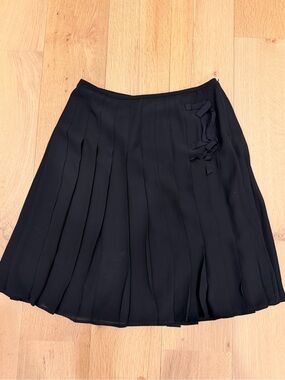 St. John Black Pleated Ribbon Detail Skirt Size 10